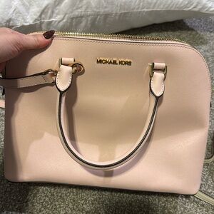Pink Michael Kors ‘Cindy’ purse